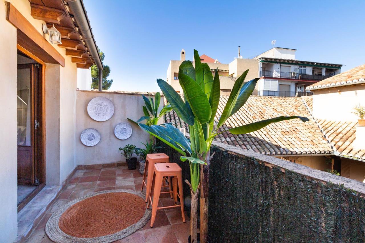 Atico Junto Al Albaicin Con Terraza Apartment Granada Luaran gambar